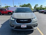 New 2025 Chrysler Pacifica Select image 3