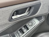 Used 2023 Nissan Rogue SV image 5