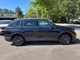 Used 2022 Volkswagen Tiguan SE w/ Panoramic Sunroof Package image 2