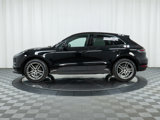 Certified 2019 Porsche Macan image 2