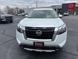 New 2025 Nissan Pathfinder Platinum image 2