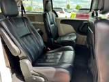 Used 2014 Chrysler Town & Country Touring image 5