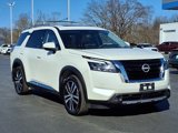 Used 2024 Nissan Pathfinder Platinum image 2