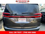 Used 2022 Chrysler Pacifica Limited w/ Uconnect Theater Family Group image 5