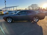 Used 2015 Dodge Challenger SXT image 2