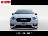 Used 2023 Chrysler Pacifica Touring-L image 2