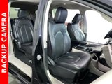 Used 2023 Chrysler Pacifica Touring-L image 5