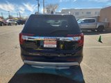 Used 2023 GMC Acadia SLT image 2