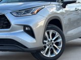 New 2025 Toyota Highlander Limited image 2