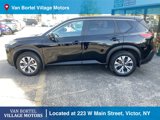 Used 2022 Nissan Rogue SV image 2