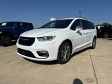New 2024 Chrysler Pacifica Pinnacle w/ Trailer Tow Group image 2