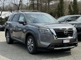 New 2025 Nissan Pathfinder SL image 2