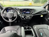 New 2026 Chrysler Pacifica Select image 2