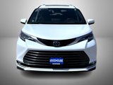 Used 2024 Toyota Sienna Platinum image 2