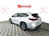 Used 2021 Toyota Highlander XLE image 5