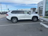 Used 2024 Toyota Grand Highlander XLE image 2