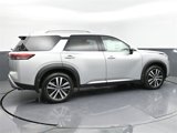 New 2025 Nissan Pathfinder Platinum image 3