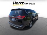 Used 2024 Chrysler Pacifica Touring-L image 4