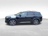 New 2025 Nissan Pathfinder Platinum image 2