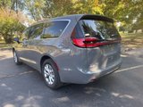 New 2025 Chrysler Pacifica Select image 3