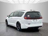 New 2025 Chrysler Pacifica Limited image 3