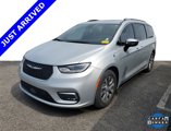 Used 2023 Chrysler Pacifica Pinnacle image 3