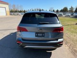 Used 2022 Volkswagen Taos SE image 2