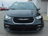Used 2023 Chrysler Pacifica Limited image 3