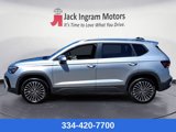 New 2025 Volkswagen Taos SE image 2