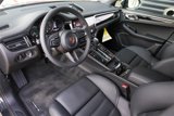 Certified 2025 Porsche Macan image 4