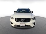 Used 2024 Volvo XC40 B5 Core image 4