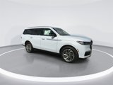New 2025 Lincoln Navigator Reserve image 2