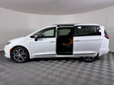 New 2026 Chrysler Pacifica Pinnacle image 4