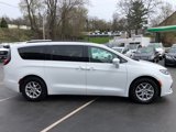 Used 2022 Chrysler Pacifica Touring-L image 6