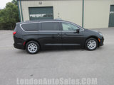 Used 2022 Chrysler Pacifica Touring-L image 6