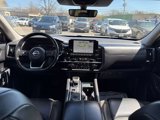 Used 2023 Nissan Pathfinder SL image 2