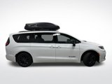 New 2025 Chrysler Pacifica Select w/ Fav Edition Package image 2