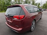 Used 2017 Chrysler Pacifica Limited image 4