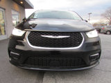 Used 2022 Chrysler Pacifica Touring-L image 3