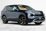 Used 2024 Mitsubishi Outlander SE image 2
