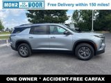 Used 2025 Chevrolet Traverse LT image 2