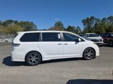 Used 2017 Toyota Sienna SE Premium image 3