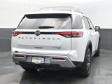 New 2025 Nissan Pathfinder Platinum image 3