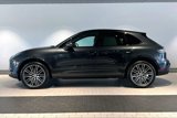 Used 2025 Porsche Macan image 2