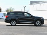 Used 2022 Ford Explorer XLT w/ Equipment Group 202A image 3