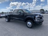 New 2025 Ford F450 Platinum w/ FX4 Off-Road Package image 2