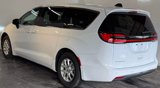 Used 2023 Chrysler Pacifica Touring image 6