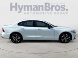 Used 2025 Volvo S60 B5 Core image 2