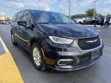 Used 2023 Chrysler Pacifica Touring-L image 2