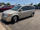 Used 2015 Chrysler Town & Country Touring w/ Driver Convenience Group image 2
